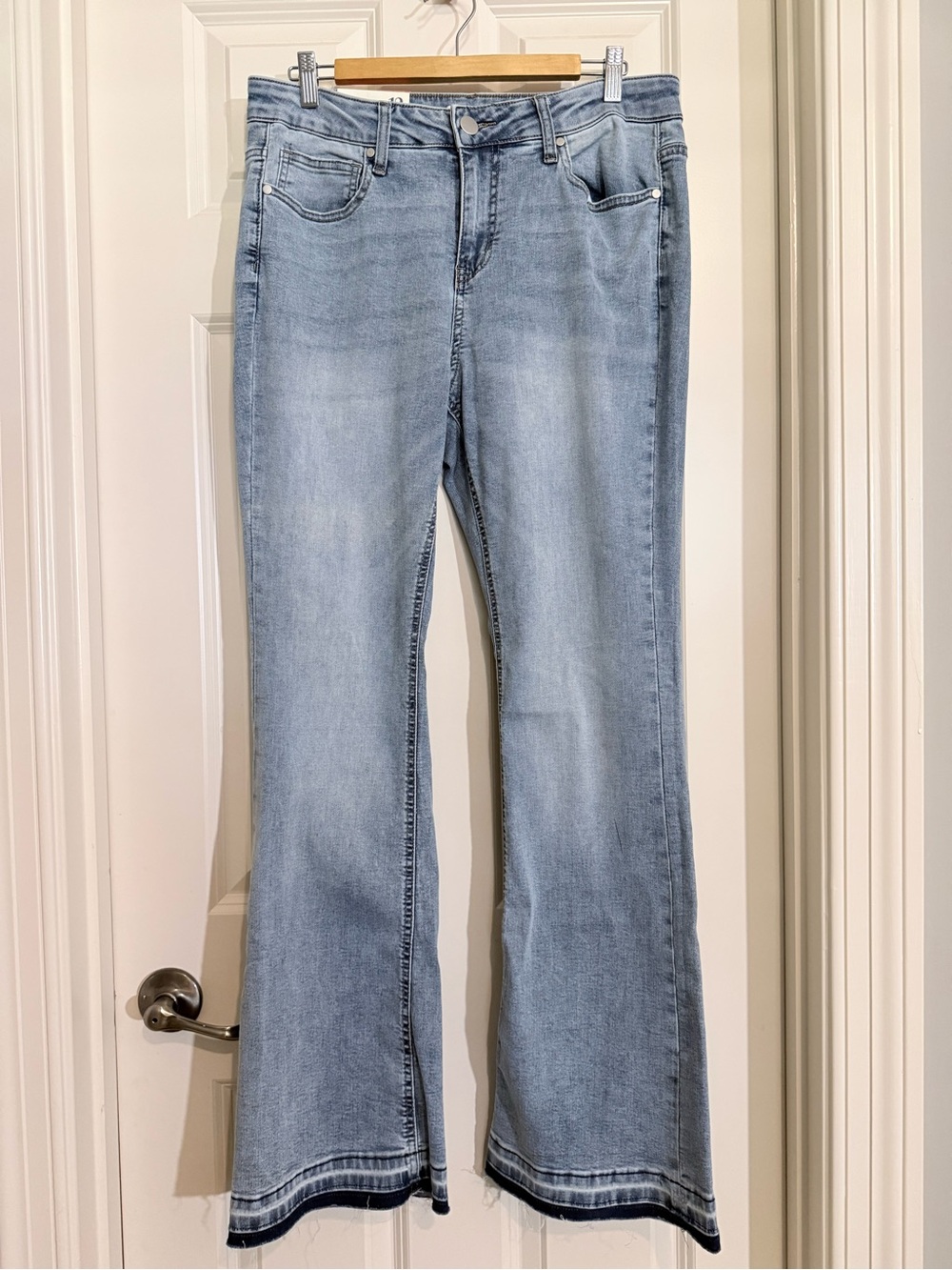 ARULA Light Wash Bootcut Jeans